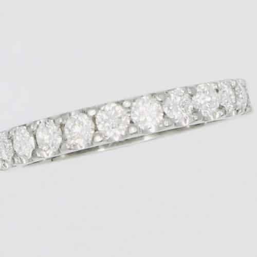 Elegant diamond band ring