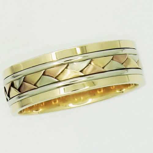 Elegant two-tone wedding band