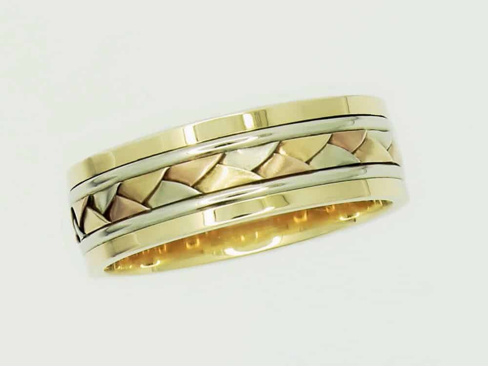 131459 6 Elegant two-tone wedding band