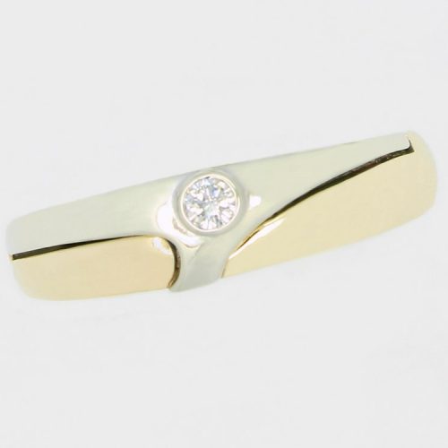 Gold ring with diamond accent