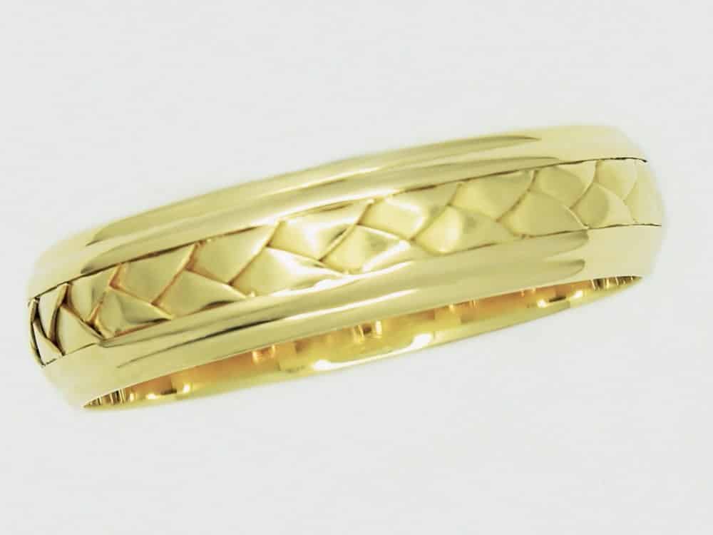 131184 2 Gold wedding band with textured design