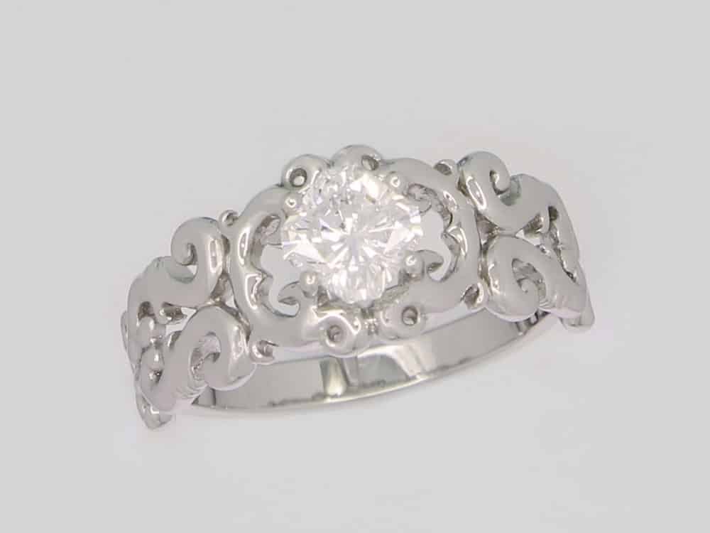 0111433 22 Elegant silver ring with diamond